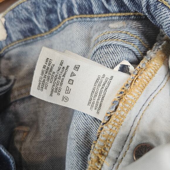 We The Free Lita Light Wash Distressed Denim, size 26 - Picture 4 of 4